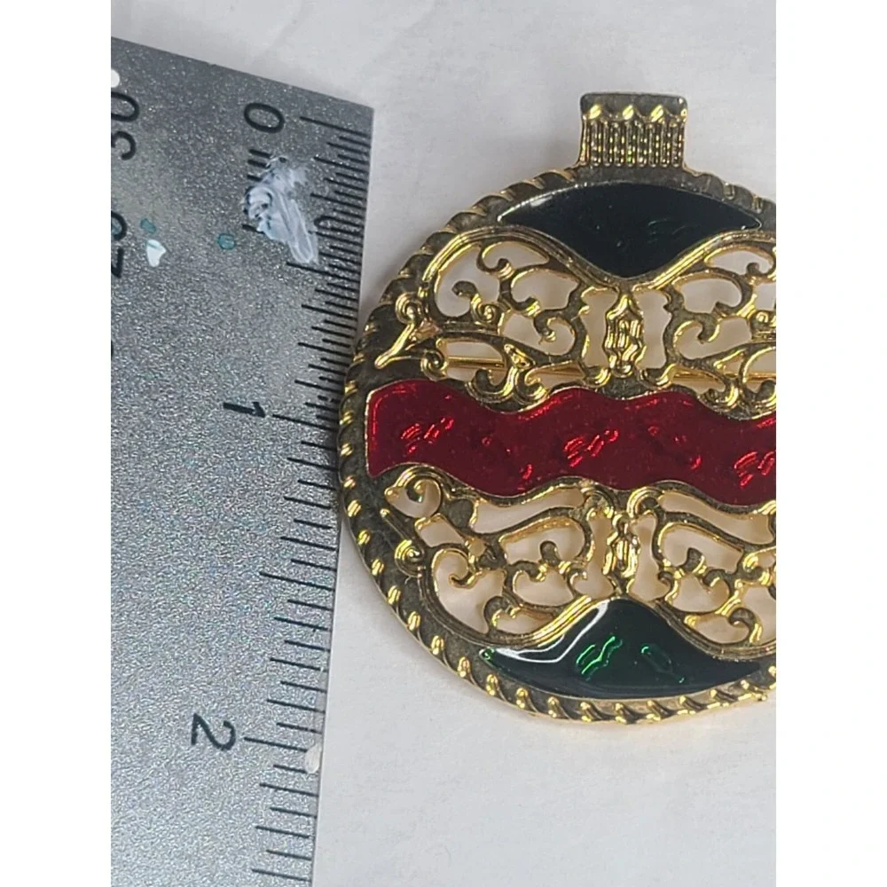Vintage NewPro  Round Gold & Enamel Brooch